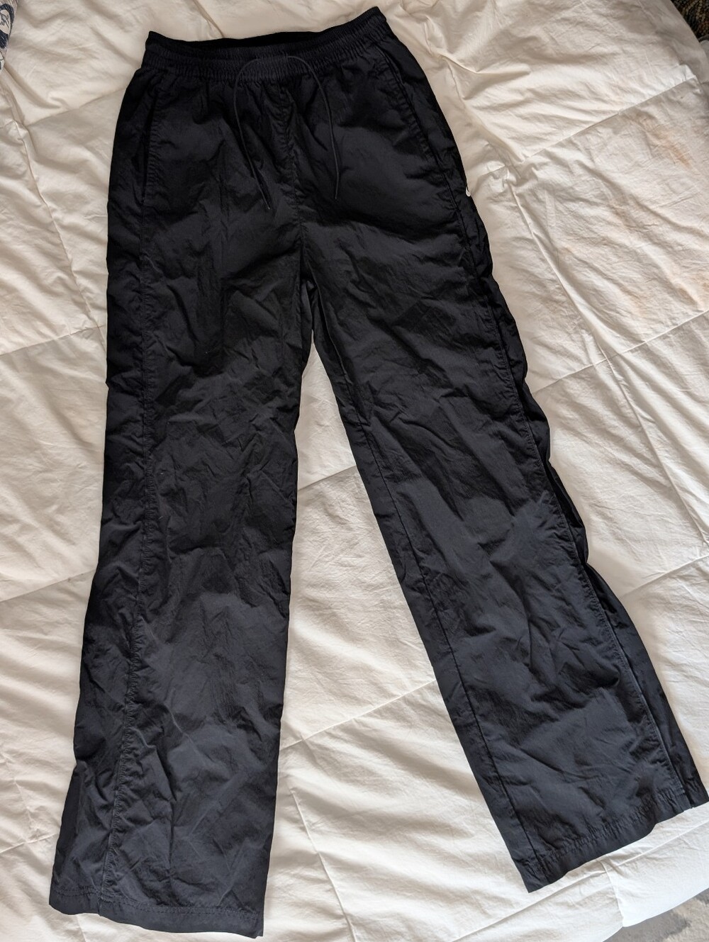 NIKE Black Crinkle Nylon Y2K Wide Leg Track Pants Women Size XS Windbreaker